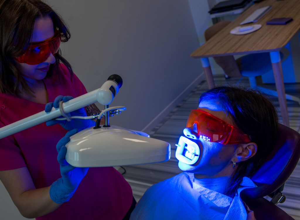 Wybielanie zębów w gabinecie dentystycznym Batowice